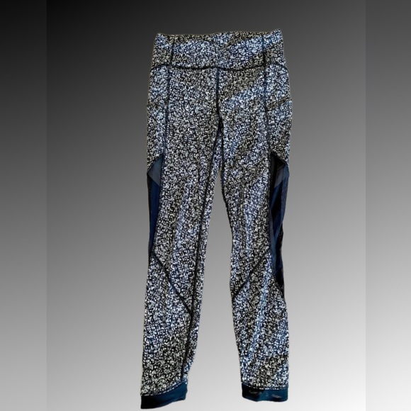 Lululemon size 6 leggings - Picture 3 of 8